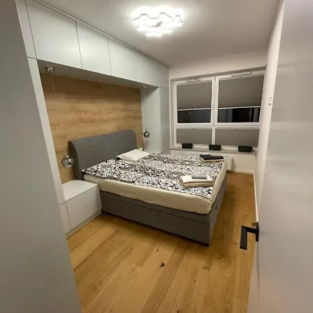 Ksiezycowy Apartament Ursus Warszawa Eksteriør bilde
